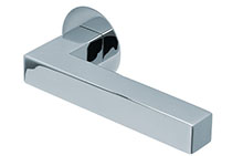 scoop flache lösungen türdrücker form 1002 in edelstahl poliert auf flacher rundrosette