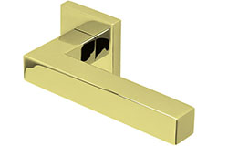 scoop edelstahl türdrücker form 1002 in pvd messinggelb auf quadratrosette