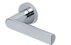 scoop edelstahl türdrücker form 1008 in edelstahl poliert auf rundrosette