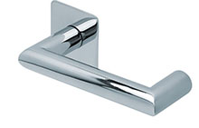 scoop flache lösungen türdrücker form 1009 in edelstahl poliert auf flacher quadratrosette