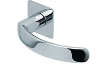 scoop flache lösungen türdrücker form 1023 in edelstahl poliert auf flacher quadratrosette