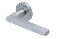 scoop edelstahl türdrücker form 1025 in edelstahl matt auf rundrosette