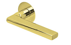 scoop flache lösungen türdrücker form 1025 in pvd messinggelb auf flacher rundrosette