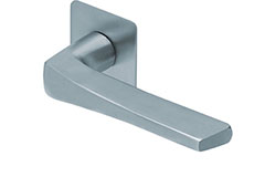scoop flache lösungen türdrücker form 1026 in edelstahl matt auf flacher quadratrosette