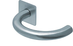 scoop flache lösungen türdrücker form 1070 in edelstahl matt auf flacher quadratrosette