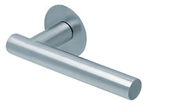 scoop flache lösungen türdrücker form 1074 in edelstahl matt auf flacher rundrosette