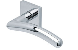 scoop edelstahl türdrücker form 1084 in edelstahl poliert auf quadratrosette