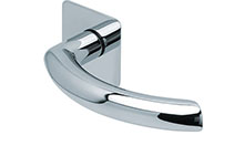 scoop flache lösungen türdrücker form 1085 in edelstahl poliert auf flacher quadratrosette