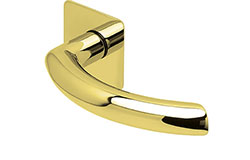 scoop flache lösungen türdrücker form 1085 in pvd messinggelb auf flacher quadratrosette