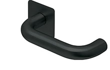 scoop flache lösungen türdrücker form 1104 in edelstahl schwarz matt auf flacher quadratrosette