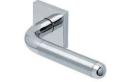 scoop edelstahl türdrücker form 1173 in edelstahl poliert auf quadratrosette