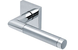 scoop edelstahl türdrücker form 1174 in edelstahl poliert auf quadratrosette