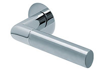 scoop flache lösungen türdrücker form 1212 in edelstahl poliert auf flacher rundrosette