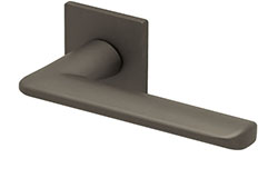 scoop formspiele türdrücker form 8010 in titanium matt auf quadratrosette