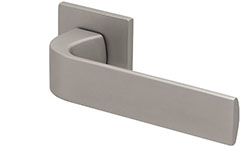 scoop formspiele türdrücker form 8077 in nickel satin auf quadratrosette