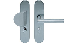 scoop sicherheit einbruchhemmend griffplatte und drücker schildgarnitur in edelstahl matt mit kernziehschutz